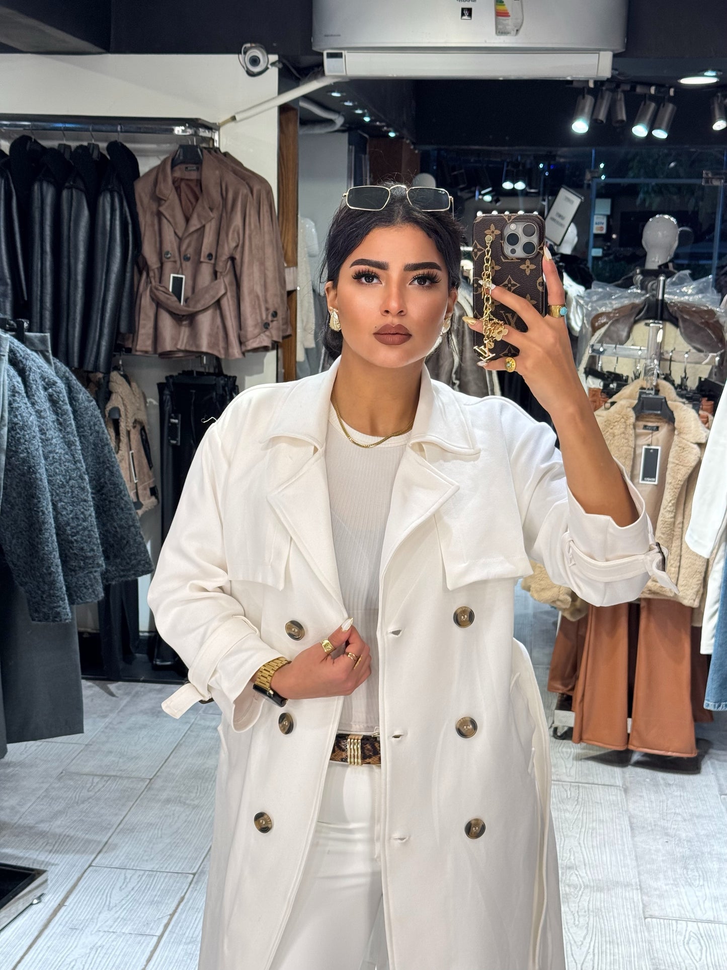 White Sweed buttoned coat