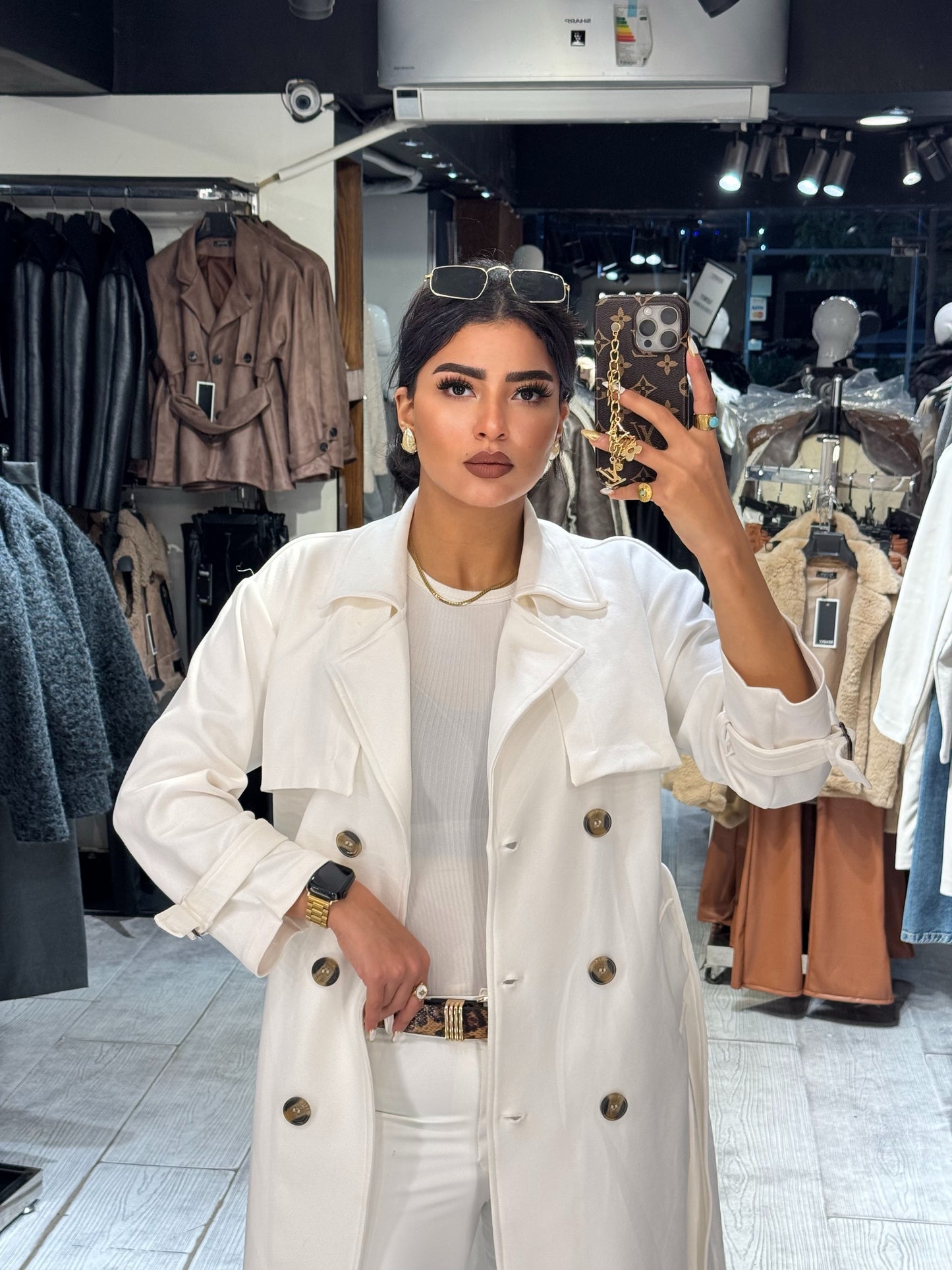 White Sweed buttoned coat