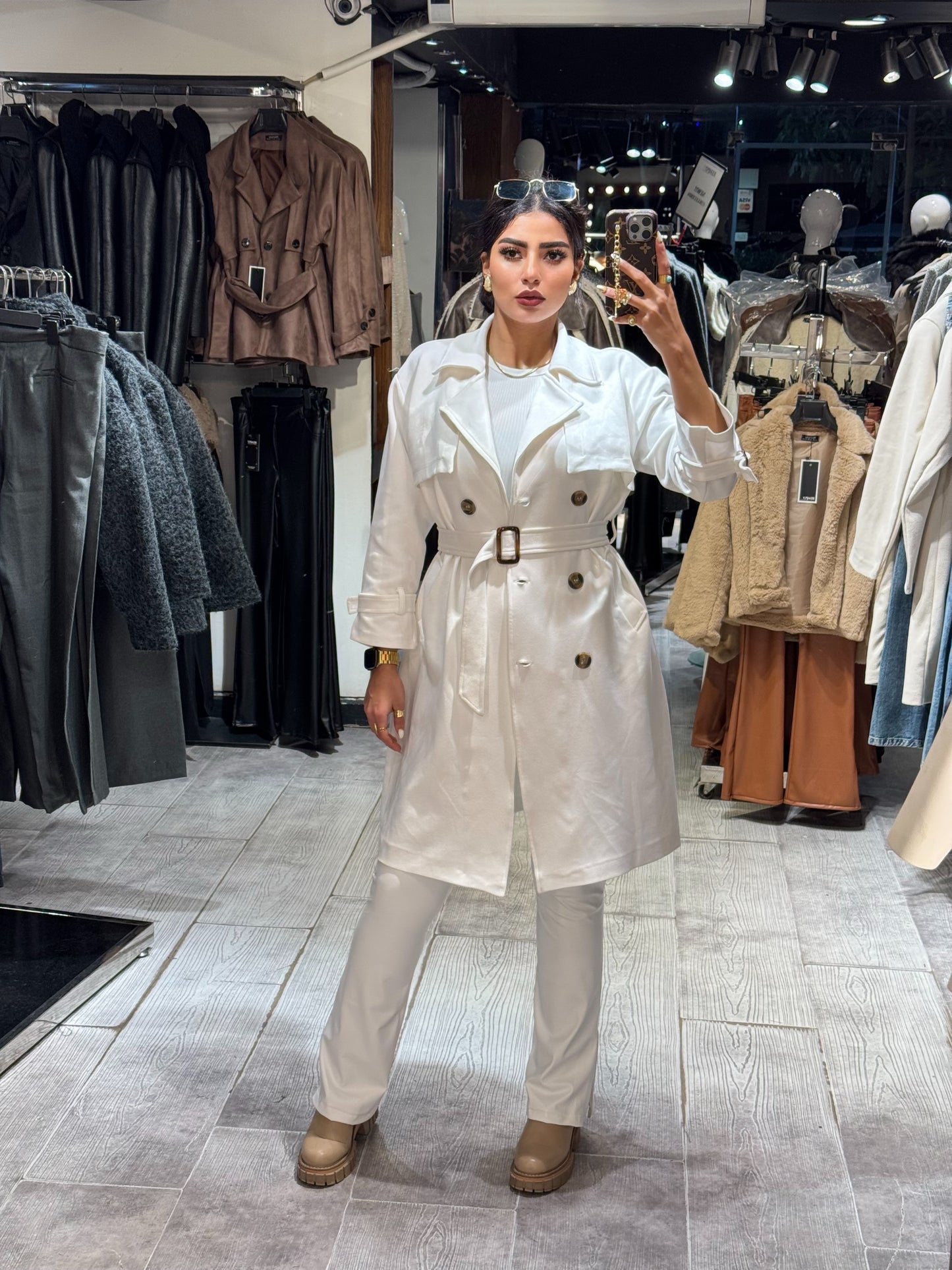 White Sweed buttoned coat